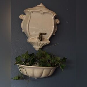 Victorian Lavabo with Basin-Movable gold faucet
